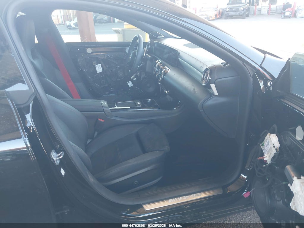 Mercedes-Benz CLA 2025
