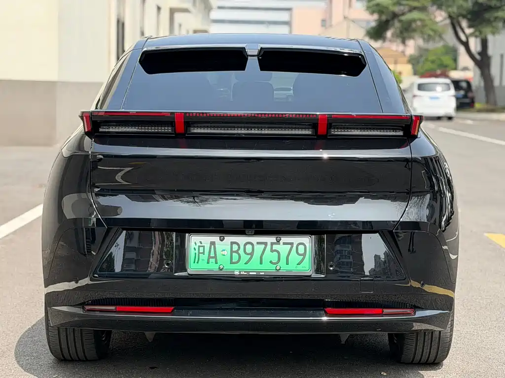Lynk & Co Z20 2025