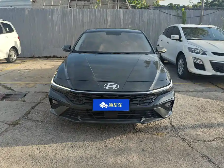 Hyundai Elantra 2023