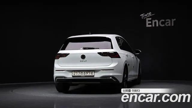 Volkswagen Golf 2025