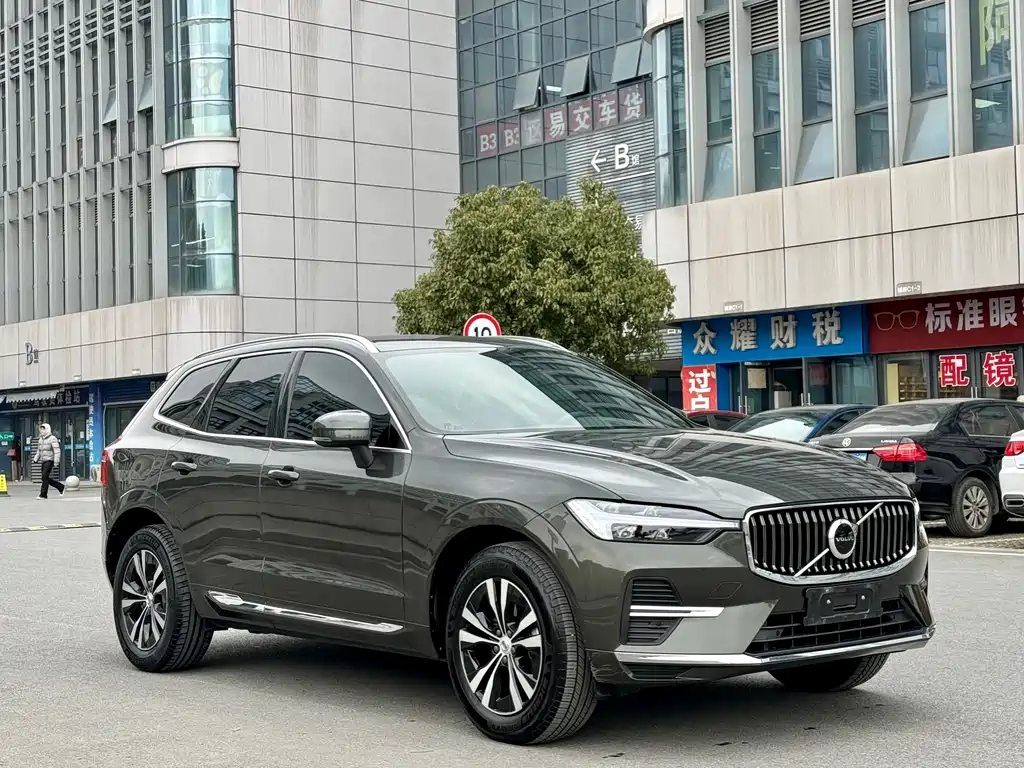 Volvo XC60 2022