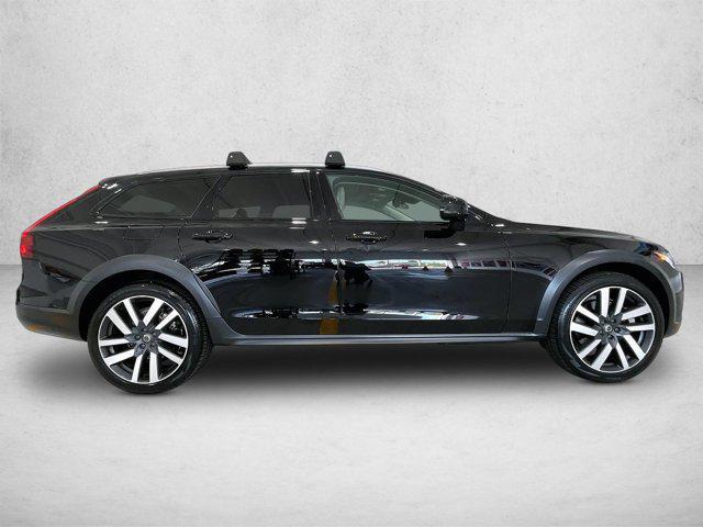 Volvo V90 Cross Country 2025
