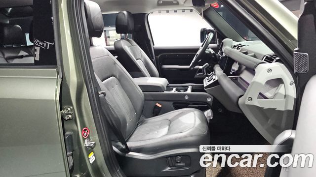 Land Rover Defender 2022