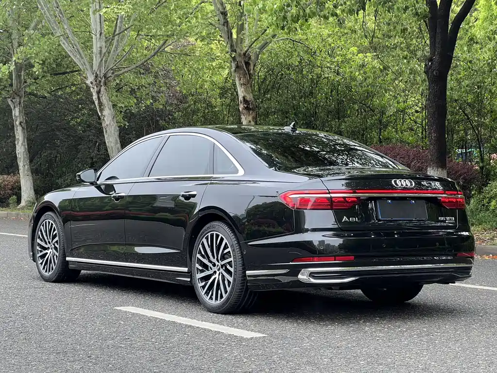 Audi A8 2023