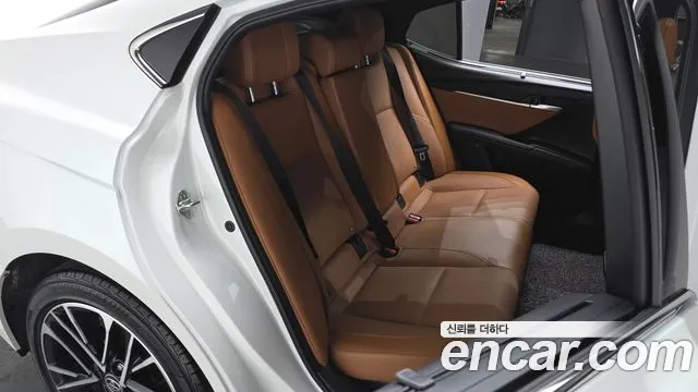 Toyota Camry 2025