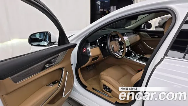 Jaguar XF 2022