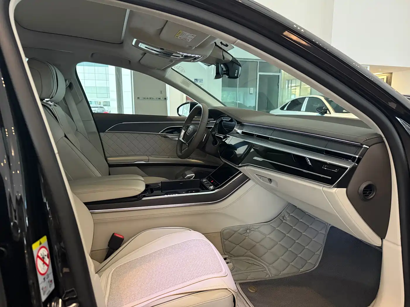 Audi A8 2023