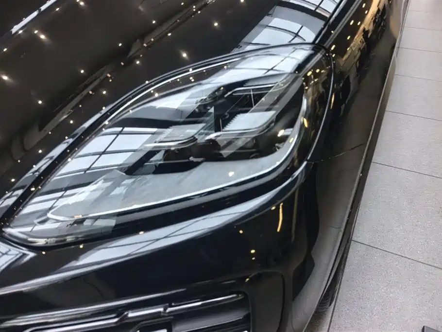 Porsche Cayenne 2025