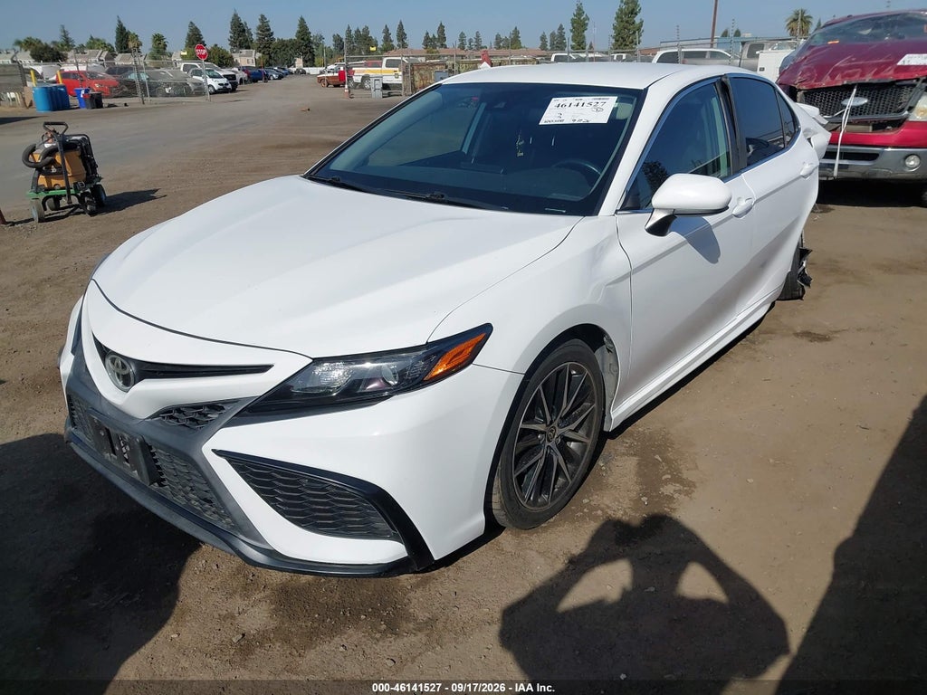Toyota Camry 2021