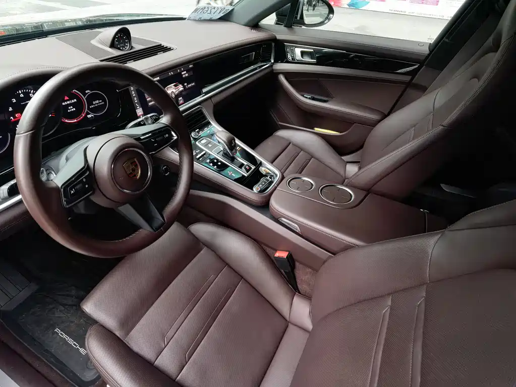 Porsche Panamera 2021