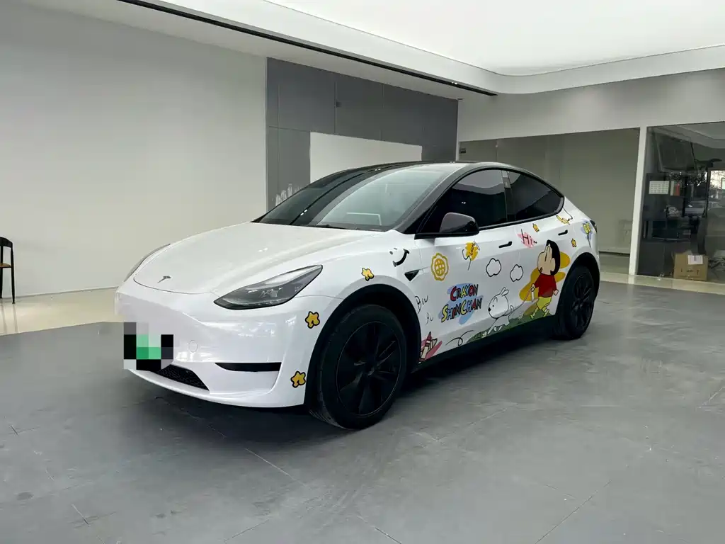 Tesla Model Y 2025