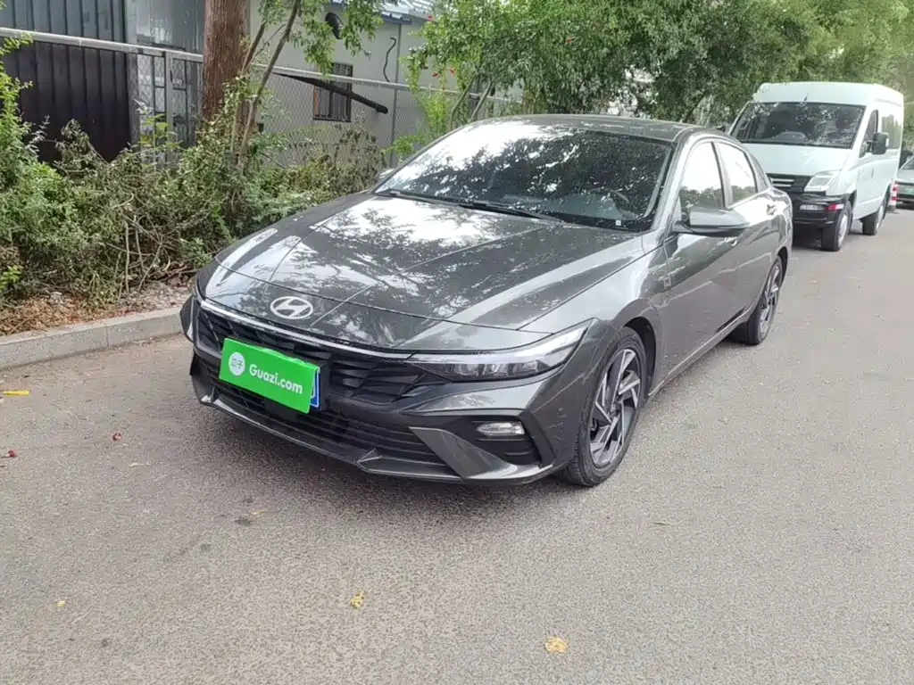 Hyundai Elantra 2024