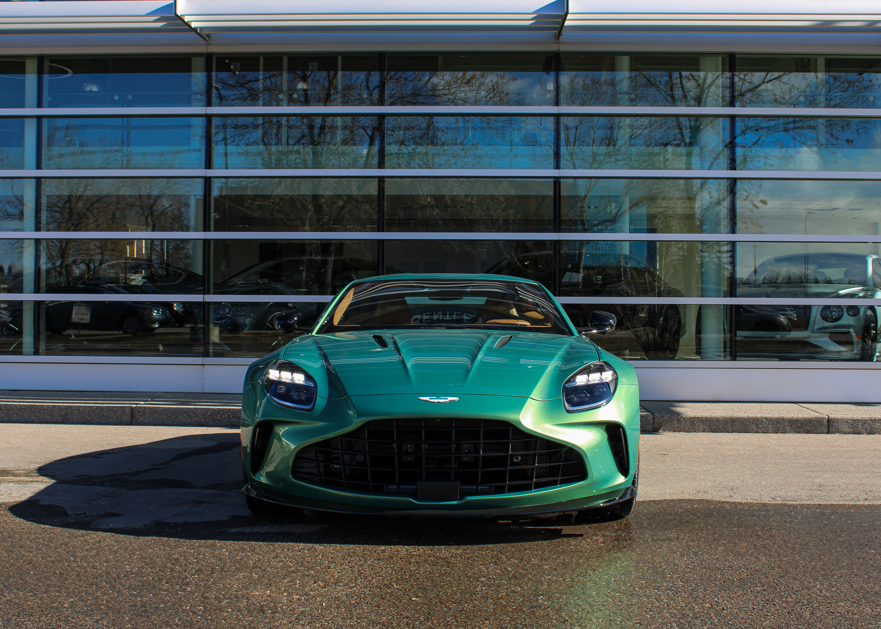 Aston Martin V12 Vantage 2025