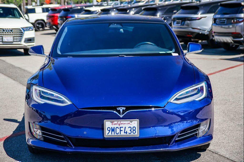 Tesla Model S 2021