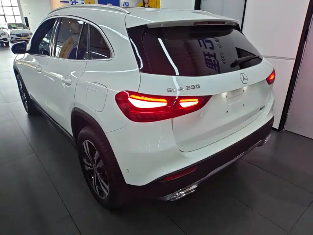 Mercedes-Benz GLA 2025