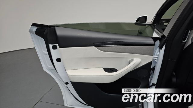 Tesla Model Y 2026
