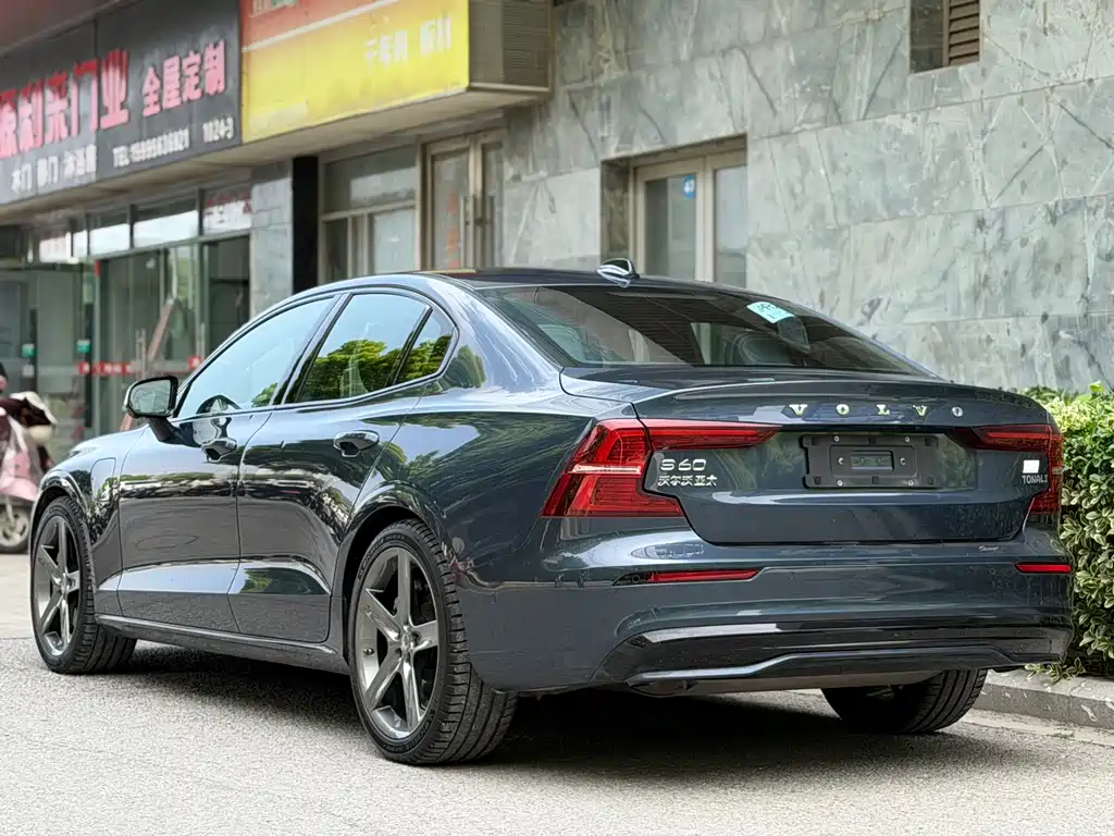 Volvo S60 2022