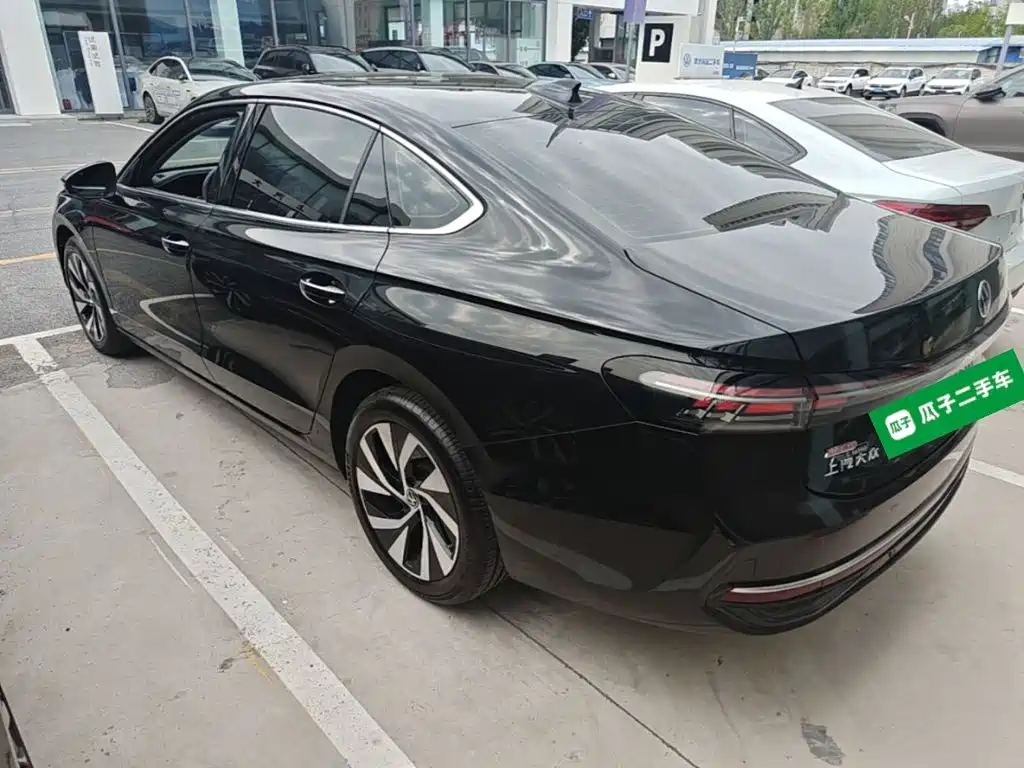 Volkswagen Passat 2025
