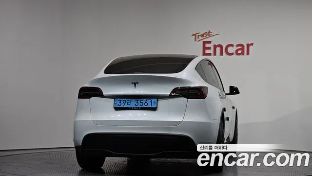 Tesla Model Y 2023
