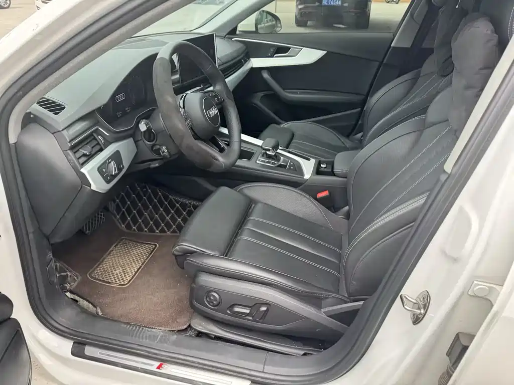 Audi A4 2023