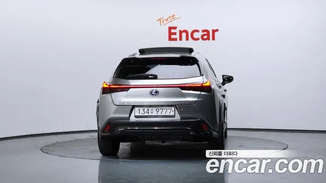 Lexus UX 2021