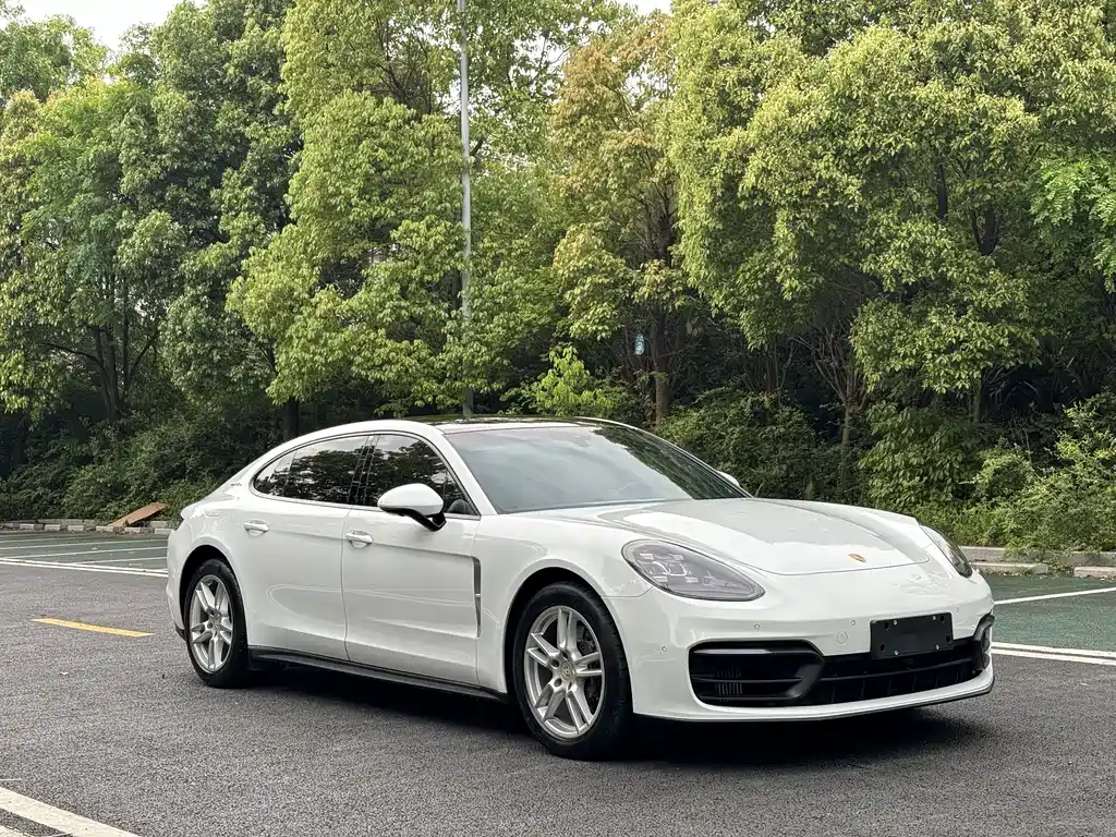 Porsche Panamera 2024