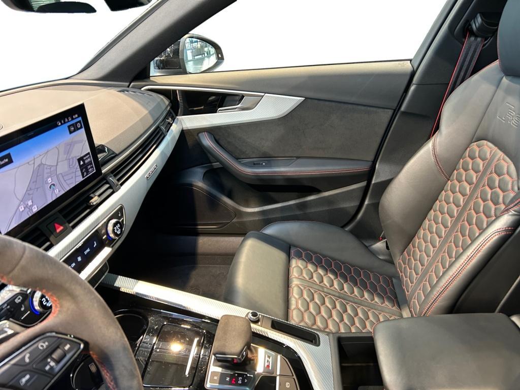 Audi RS4 2024