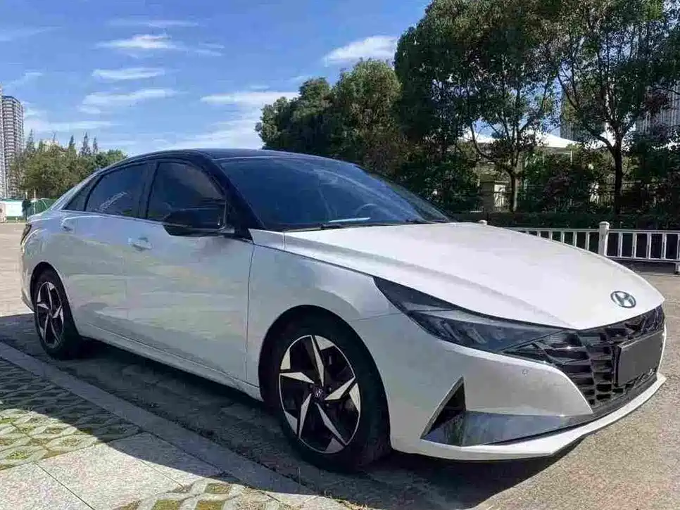 Hyundai Elantra 2022
