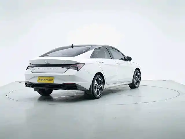 Hyundai Elantra 2021