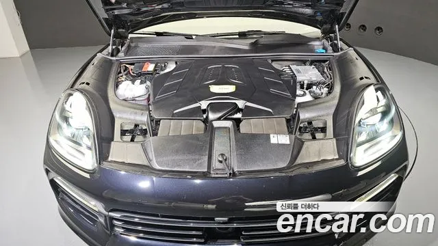 Porsche Cayenne 2021