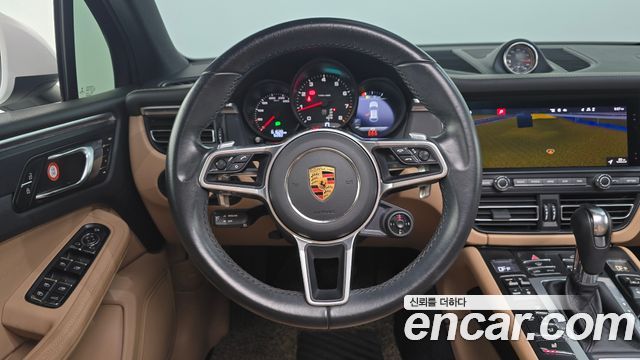 Porsche Macan 2021