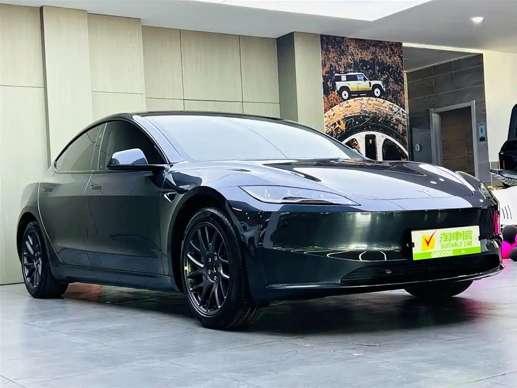 Tesla Model 3 2024