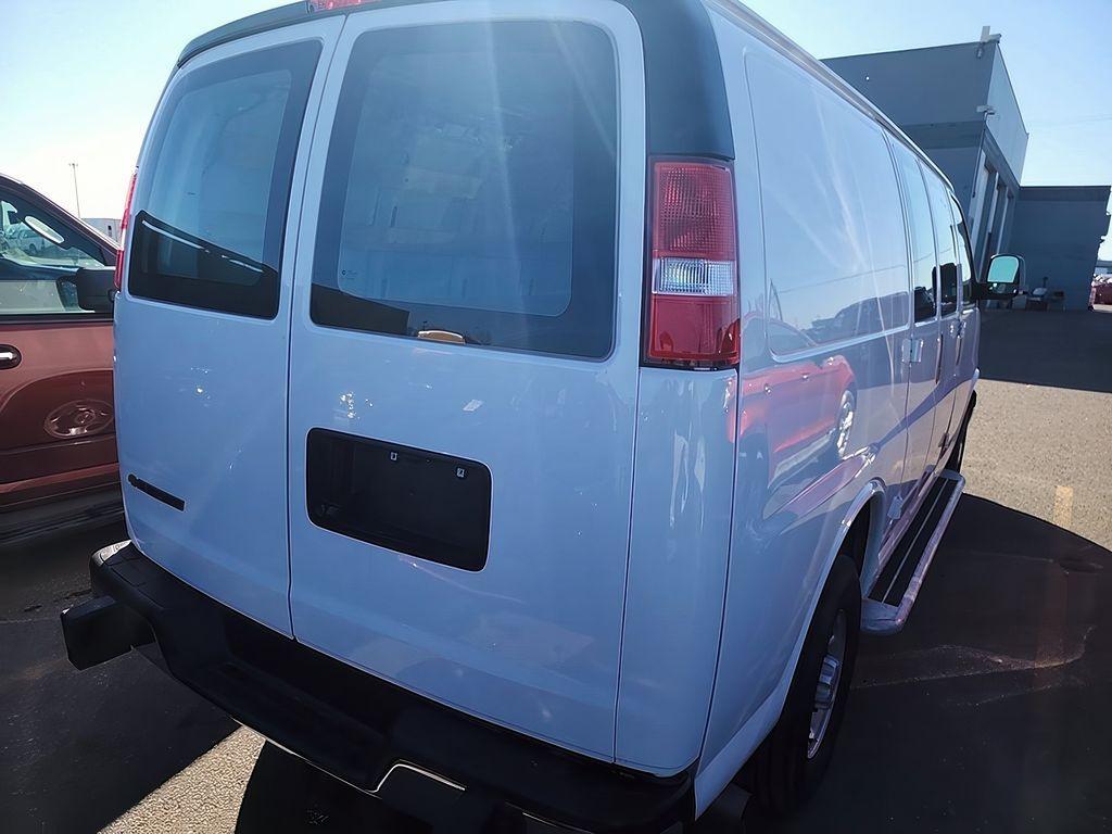 Chevrolet Express 2024