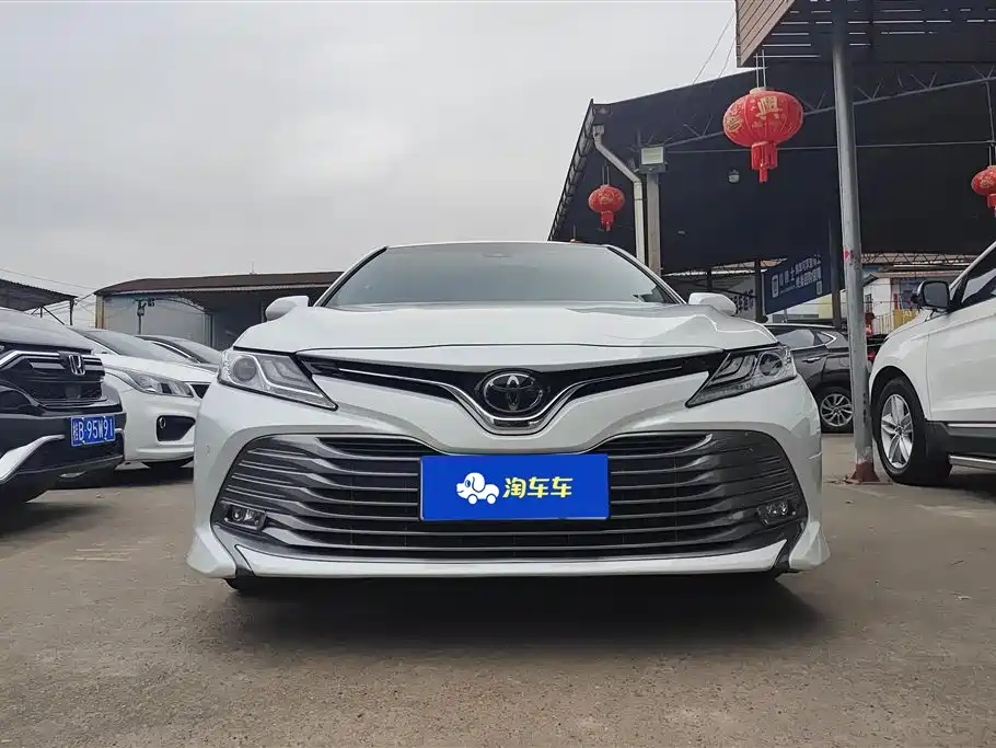 Toyota Camry 2021