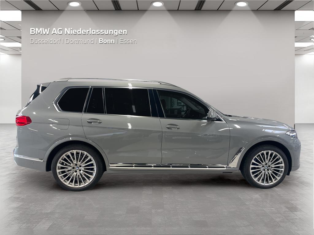 BMW X7 2021