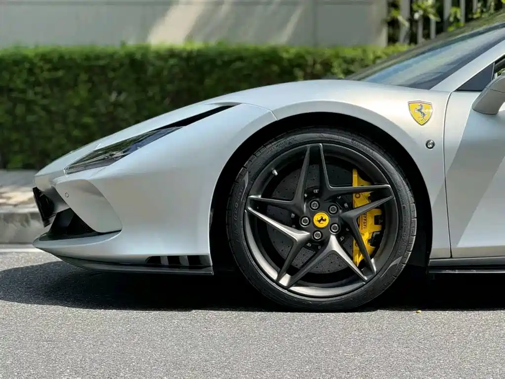 Ferrari F8 2023