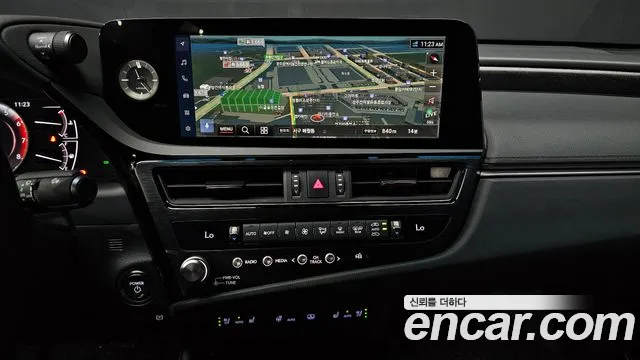 Lexus ES 2023