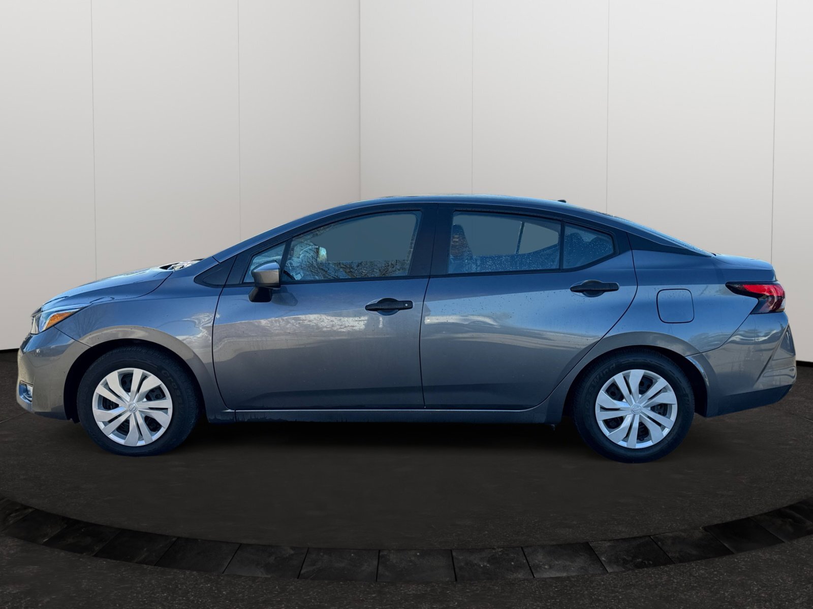 Nissan Versa 2024