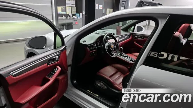 Porsche Macan 2021