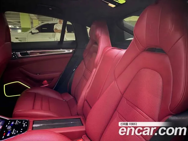 Porsche Panamera 2023