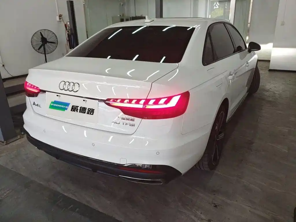 Audi A4 2024