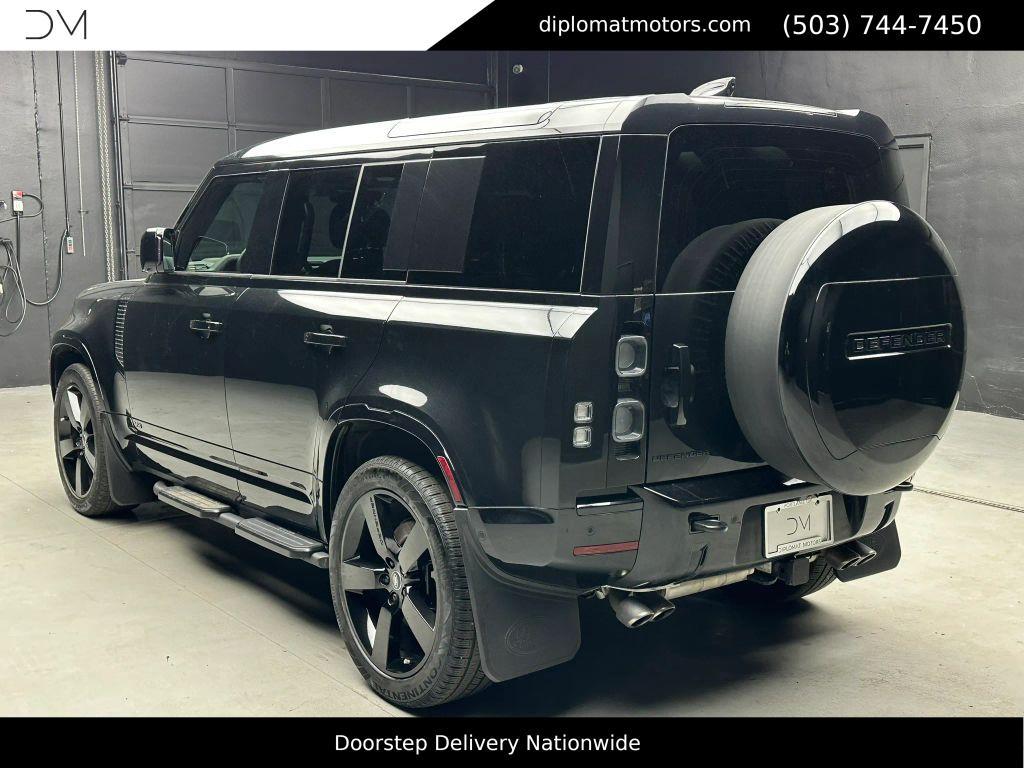 Land Rover Defender 2025
