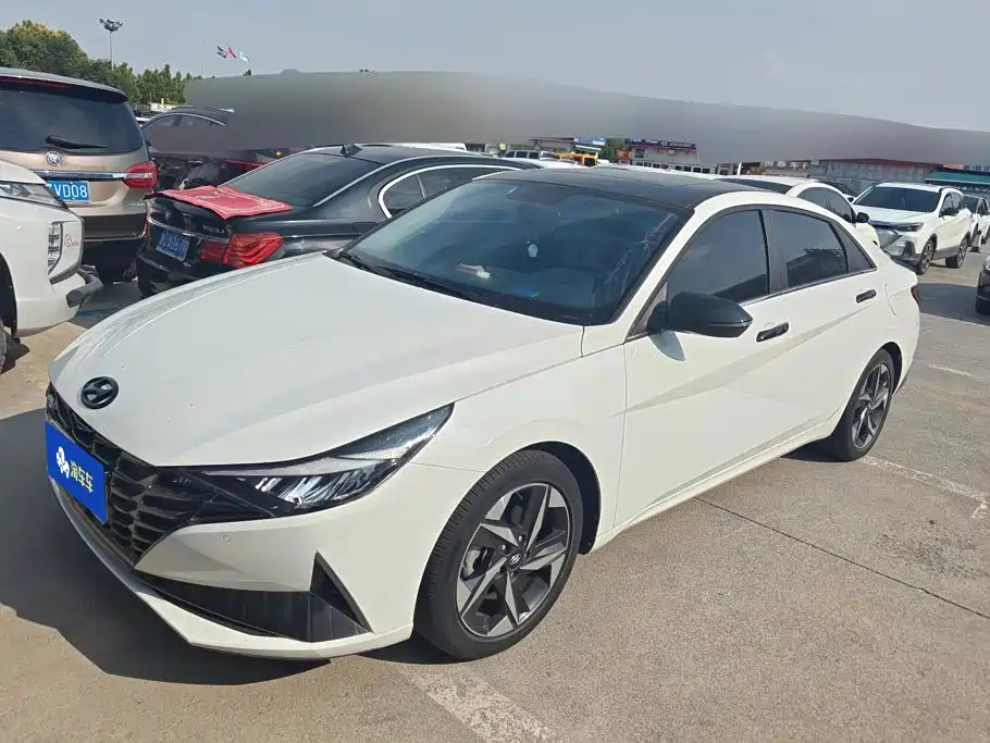 Hyundai Elantra 2023