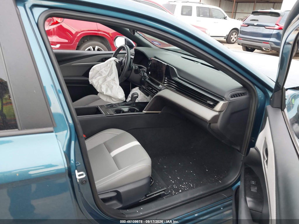 Toyota Camry 2025