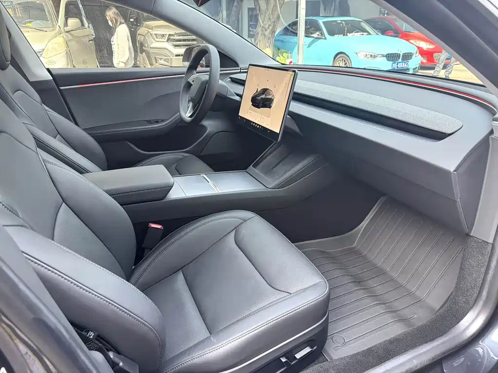 Tesla Model 3 2025