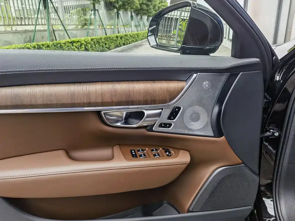Volvo S90 2024