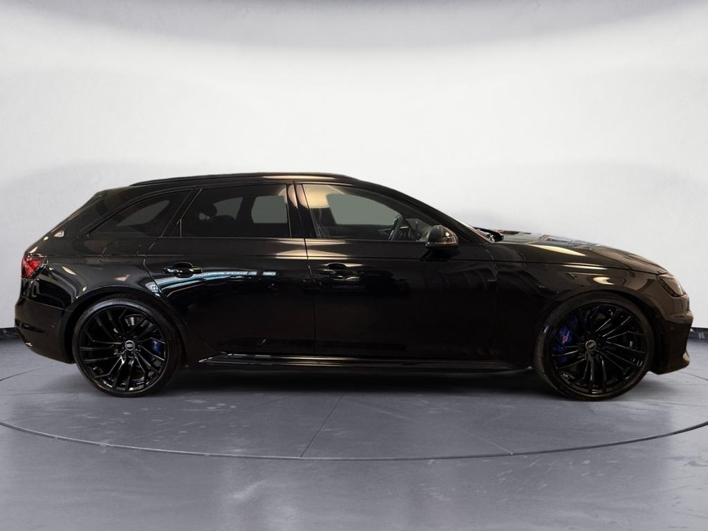 Audi RS4 2022