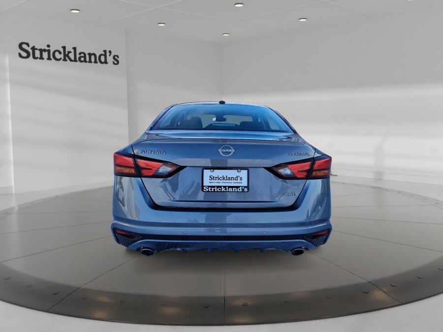 Nissan Altima 2023