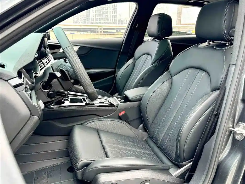 Audi A4 2025