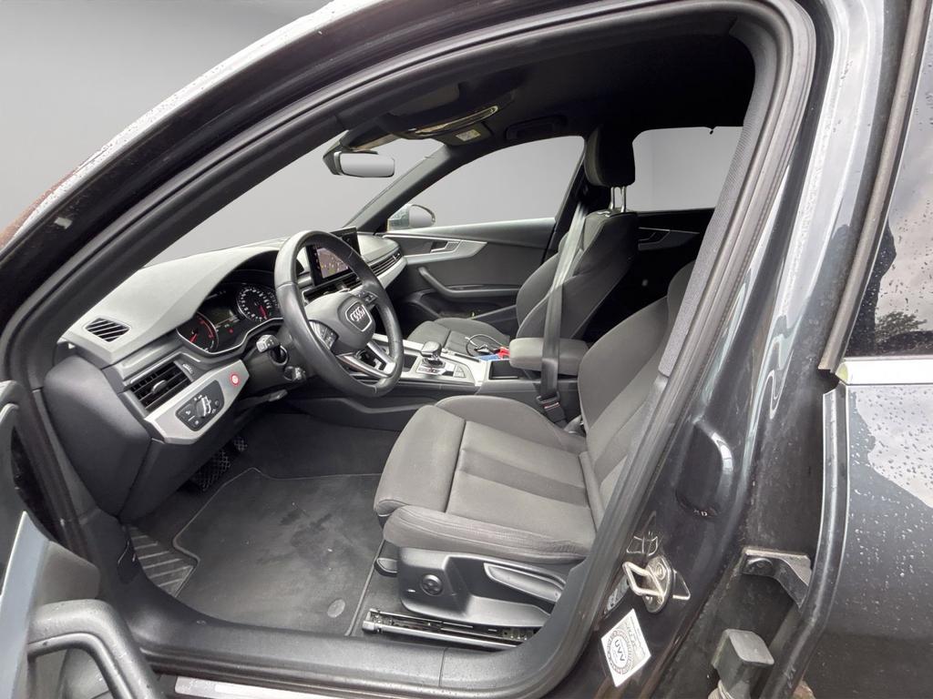 Audi A4 2023